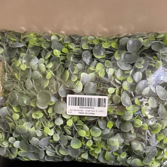 Greenery/Garland - Picture 2 of 2